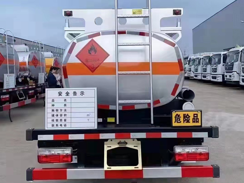 國六東風(fēng)福瑞卡5噸油罐車